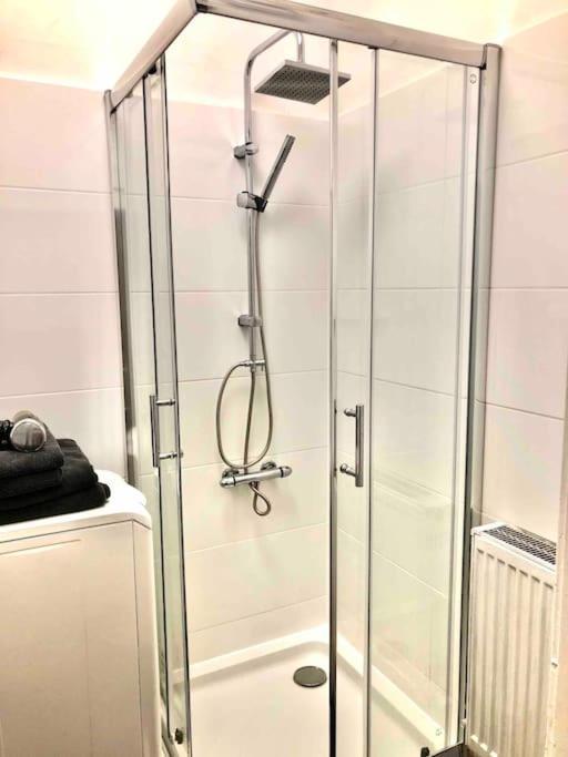 Schoenes City-Apartment Im Zentrum Mit Balkon Hof  Esterno foto
