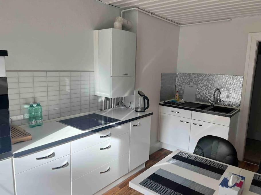 Schoenes City-Apartment Im Zentrum Mit Balkon Hof  Esterno foto