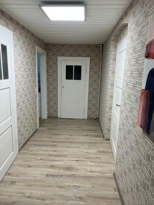 Schoenes City-Apartment Im Zentrum Mit Balkon Hof  Esterno foto