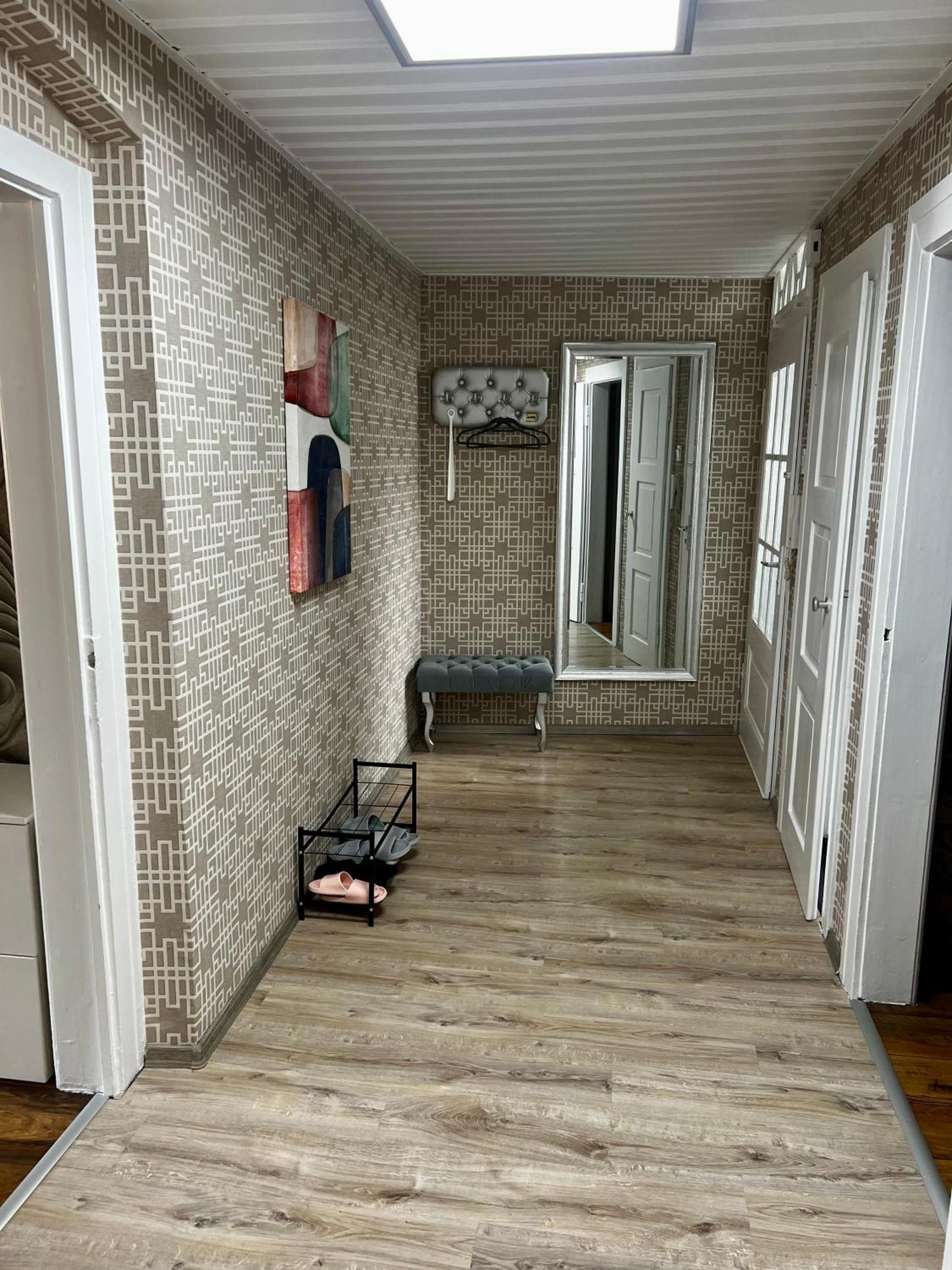 Schoenes City-Apartment Im Zentrum Mit Balkon Hof  Esterno foto
