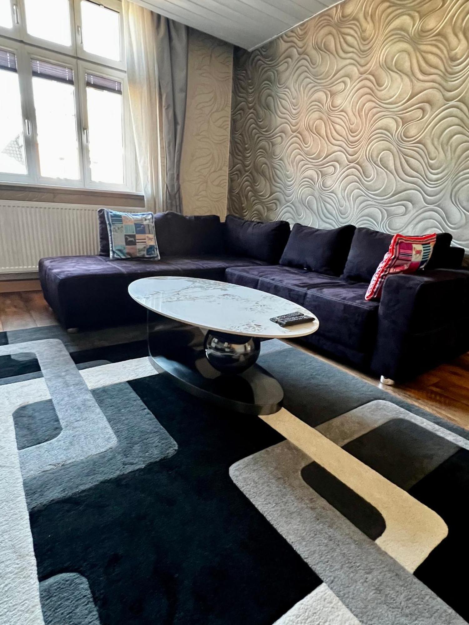 Schoenes City-Apartment Im Zentrum Mit Balkon Hof  Esterno foto